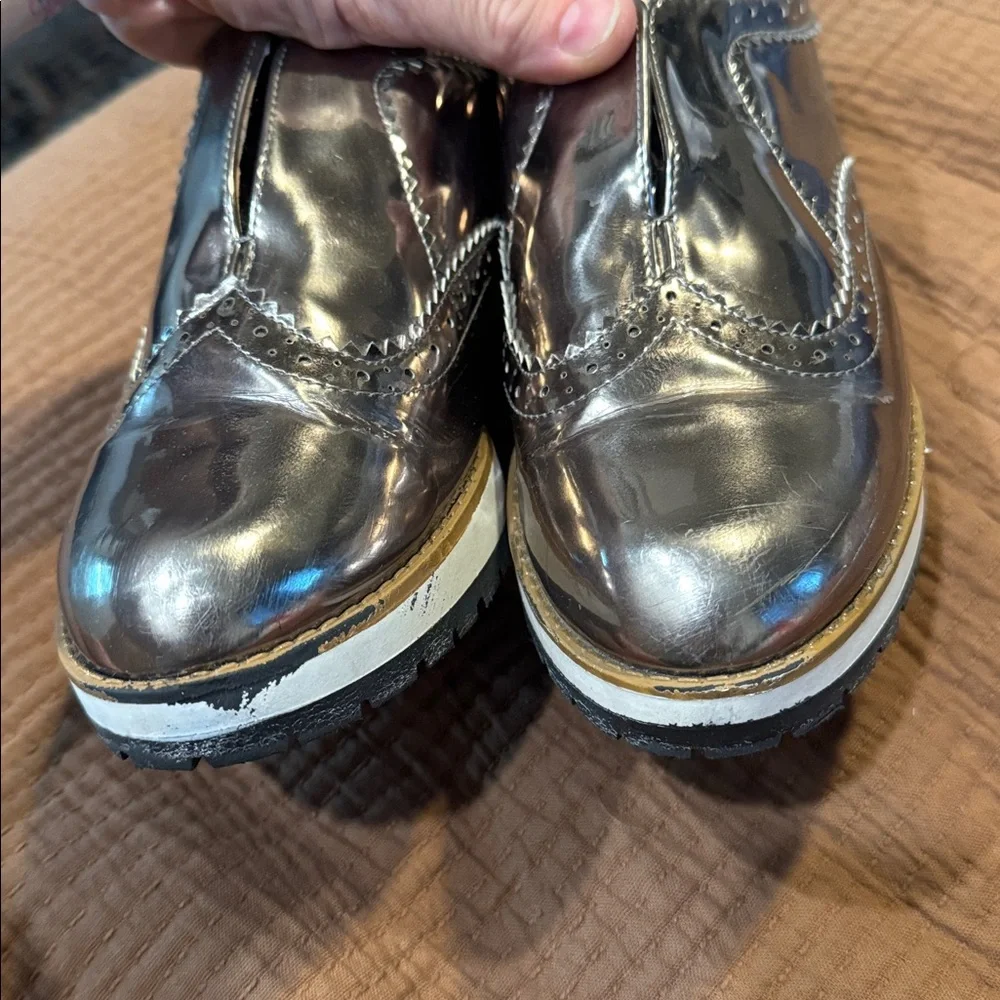 QUPID Silver oxford platform shoes 8